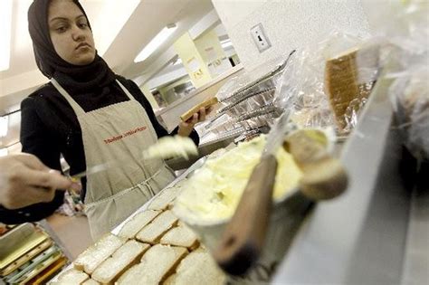 Nj Islamic Food Bank Prepares Thanksgiving Feast With Halal Turkey