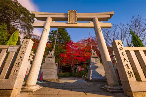 Fall Colors At Fushimi Inari Shrine In Kyoto Japan Travel Caffeine