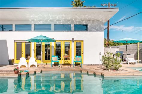 15 Best Airbnbs in Palm Springs, CA (2024 Edition) - Road Affair