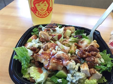 Head to the diet generator and enter the number of calories you want. The number of calories in different fast food salads ...