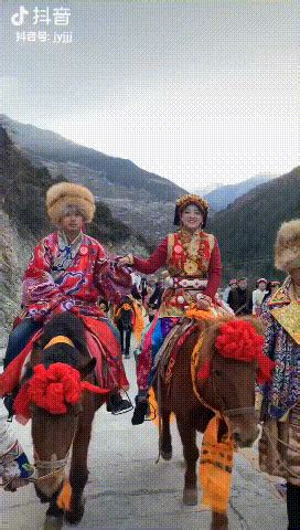 We did not find results for: 短视频帮助藏族居民脱贫致富，抖音"格桑花"阿娟获央视点赞!-抖音教程