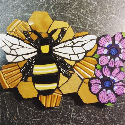 Bee Created By Wendys Mosaic Designs Mosaic Artwork Mosaic Tile Art Mosaic Flowers