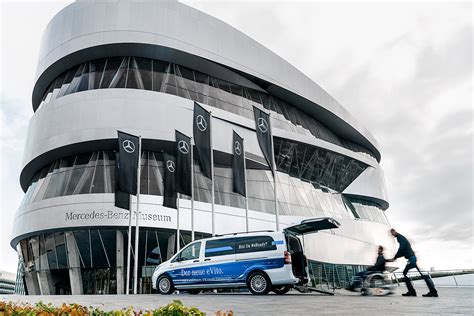 Daimler eVito mit rollstuhlgerechtem Umbau KÜS Newsroom