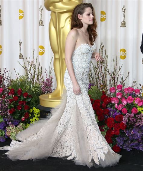 We did not find results for: Kristen Stewart in Reem Acra