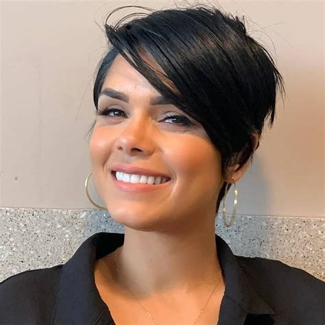 You can find the latest celebrity short haircuts, shoulder length hairstyles, long hairstyles here. 10 Office Short Hairstyle Ideas for Women - Easy Short Haircuts 2021