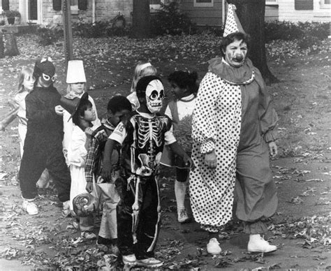 Retro Indy Halloween Trick Or Treating Halloween Hacks Halloween Photos Vintage Halloween