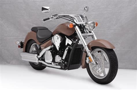 The honda designers targeted the outlaw chopper culture of the '60s and '70s, and managed to turn out a fairly faithful interpretation in the fury, which is carried into 2018 though we lost its stablemate, the stateline, from the lineup last year. 2010 Honda Stateline
