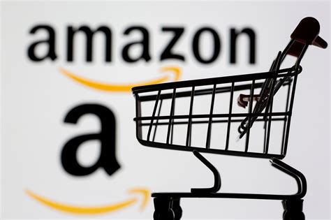Amazon Reportedly Plans To Open Big Retail Outlets