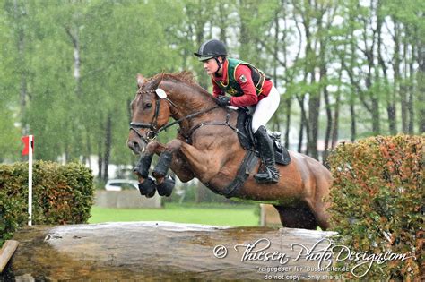 Julia krajewski (32, warendorf) ist olympiasiegerin in der vielseitigkeit, gewann auf amande de julia krajewski auf ihrer stute amande de b'neville foto: Preis der Besten Vielseitigkeit 2021: Anna Lena Schaaf ...