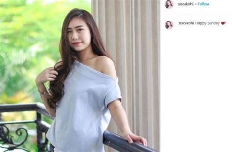 Nama sisca kohl santer terdengar di masyarakat. Profil Sisca Kohl, Seleb TikTok yang Celengannya Bernilai ...