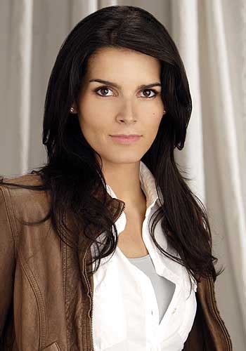 Angie Harmon Biography ~ Famous Biographies