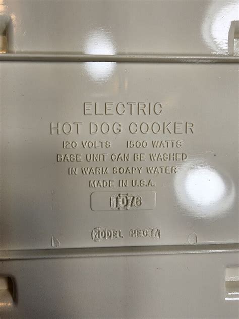 Vintage Presto Hot Dogger Automatic Hot Dog Cooker 60 Seconds Red Pe07a
