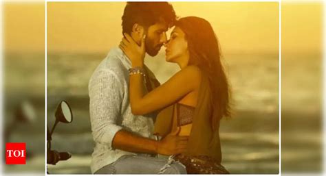 Shahid Kapoor And Kriti Sanon Wrap Up Shoot Of Their Impossible Love Story With A Kiss Hindi