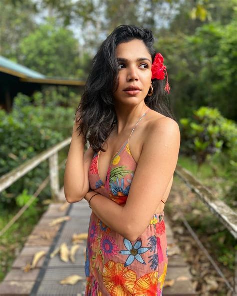 In Pics Shriya Pilgaonkar Joins Her Ajoba As He Completes Touring 100 Countries