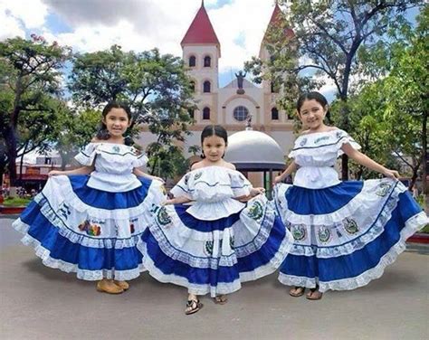 Niñas Con Traje Típico Con Imágenes Bandera De El Salvador El Salvador Trajes Sastre Para Dama