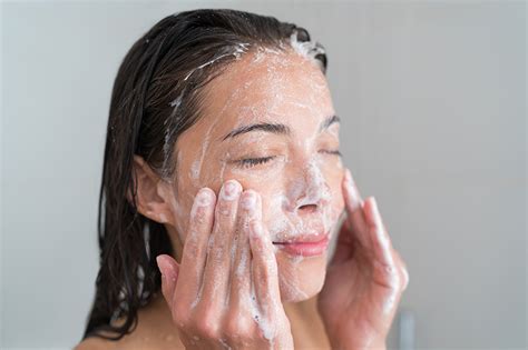 How To Clean The Face Top Face Cleaning Benefits And Steps