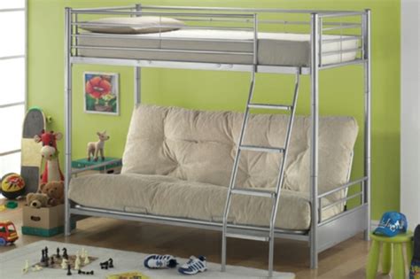 Metall hochbett mit schreibtisch lounge sofa lounge sofa. Schönes Metall Hochbett im Kinderzimmer von Letti Cosatto