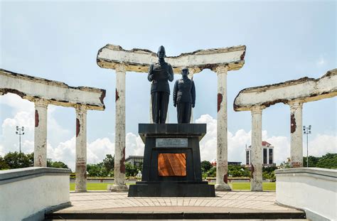 Berwisata Ke Tugu Pahlawan Dan Museum Sepuluh November Di Surabaya