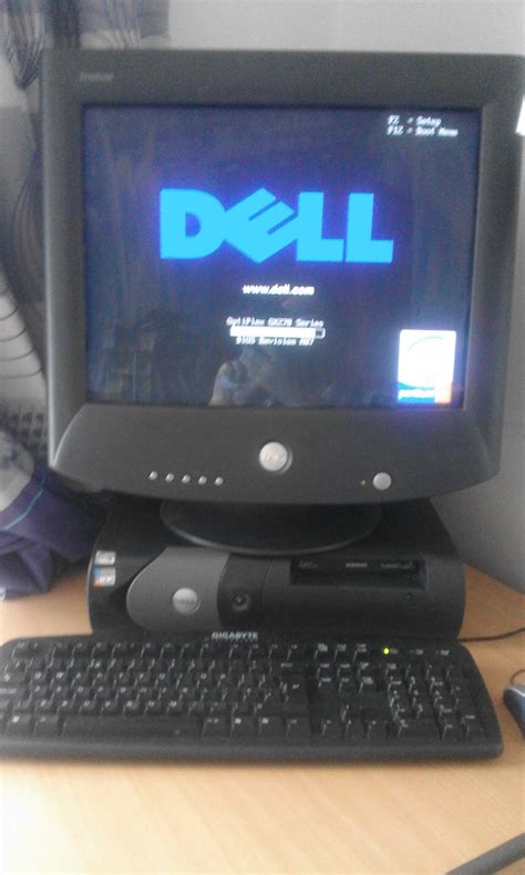 Dell Desktop Computer With 19screen Dvd Rom Windows Xp Complete