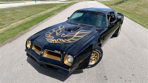 Here S The Real Story Behind Pontiac S Black And Gold Trans Am
