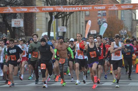 snapshot runners participate in 2021 troy turkey trot troy record