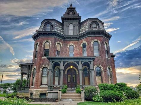 Pin By Celia Puskas On Historic Homes Mansions Old Mansions Castle