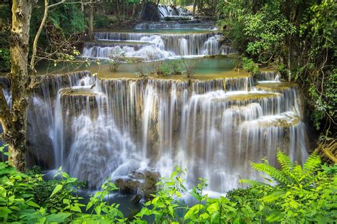 The Huai Mae Khamin Waterfall Waterfall Waterfall Landscape