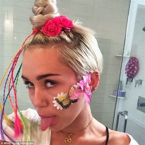Miley Cyrus Goes Topless See Photo Glamsquad Magazine