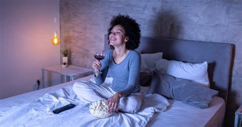 Watch Tv Before Bed Research Says A Simple Trick Can Calm Your Brain Metro News
