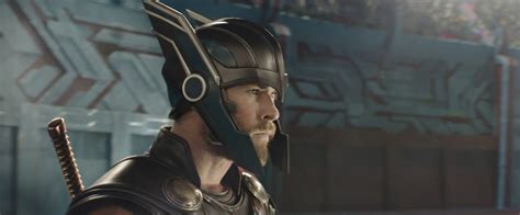 New Thor Ragnarok Poster And 65 Screenshots From The Trailer — Geektyrant