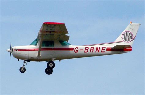 The cessna 152 leaves complexity behind. Cessna 152 - Wikipédia