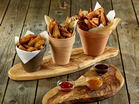 That color breaking is an important aspect of fashion is known to most, and this trick can be applied here as well. CED Trade Blog: Table Presentation Ideas - Gourmet Fast Food