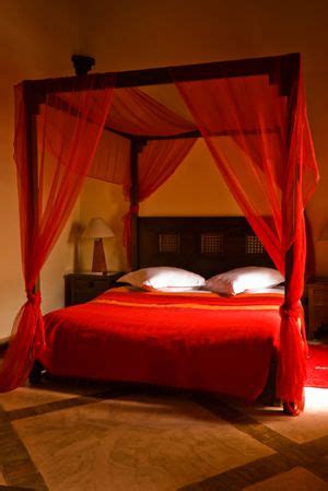 Create a Sexy Space | Feng shui, Bedrooms and Articles Farmhouse style bedroom + canopy bed.
