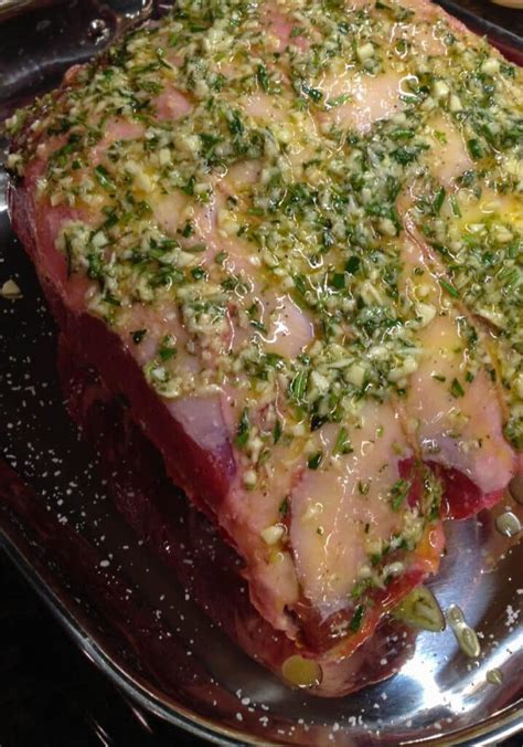 Pat the rib roast dry and liberally season with 1 tablespoon of salt and 1 tablespoon pepper. Stand Rib Roast Christmas Menu - Best Standing Rib Roast Recipe Video A Spicy Perspective / From ...