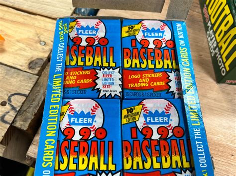Lot - 1990 fleer baseball cards complete opened