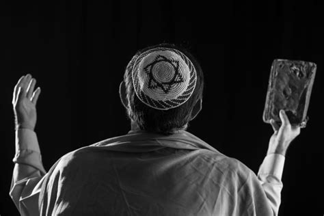 Praise Request And Gratitude A Look At Jewish Prayer Jewishboston