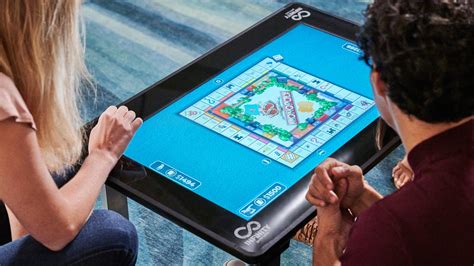 Arcade1up En Hasbros Digitale Bordspeltafel Met Touchscreen Zijn Flip