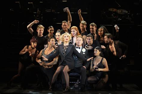 Review Chicago The Musical
