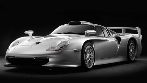 This Is The Story Of The Porsche 911 Gt1 Drivemag Cars