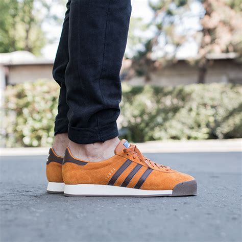 We could go on forever, as the list is endless. Men's Shoes sneakers adidas Originals Samoa Vintage AQ7903 ...