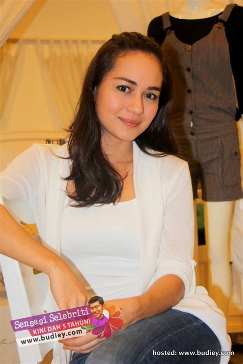 Beliau mula meraih kemasyhuran sebagai juara hero remaja 2011/2012 dan terkenal menerusi peranan sebagai watak utama sebagai dalam drama playboy itu suami aku sebagai raja adrian benjamin. Maya Karin Mengaku Keluar Makan Dengan Remy Ishak ...