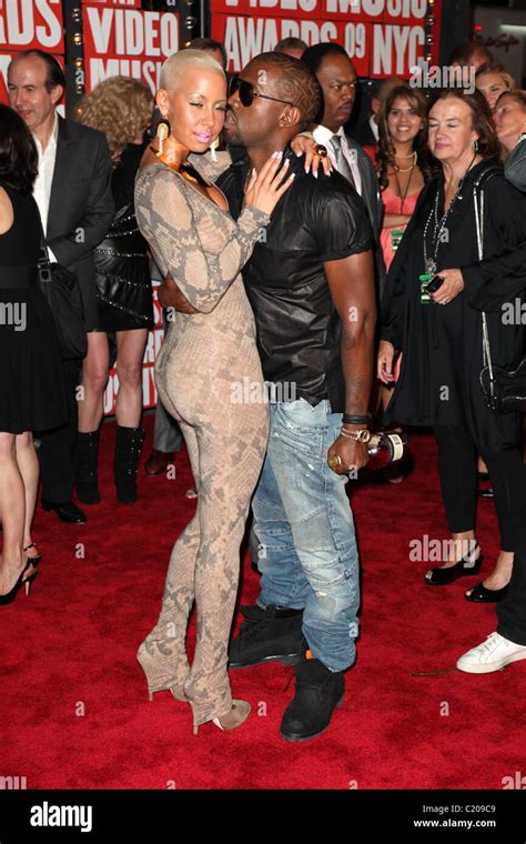 Kanye West And Amber Rose 2009 Mtv Video Music Awards Vma Held At The Radio City Music Hall