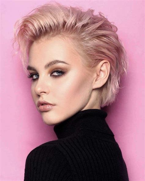 20 Stylish Short Haircuts For Women 2021 2022 Page 3 Of 7