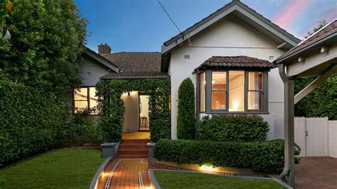 The Perfect Middle Why The Battle To Buy Semi Detached Homes In Sydney