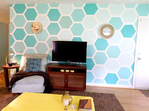 Remodelaholic Diy Ombre Painted Hexagon Accent Wall