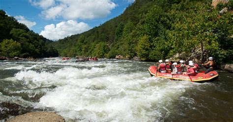 Ocoee River draws throngs of thrill-seeking rafters