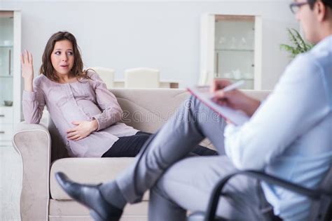 The Pregnant Woman Visiting Psychologist Doctor Stock Image Image Of Consulting Expecting