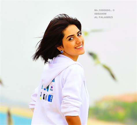 Haya abdulsalam هيا عبدالسلام on instagram: الفنانة هيا عبدالسلام | Nikon D3s 70-200mm 2.8 VR II Nikon ...