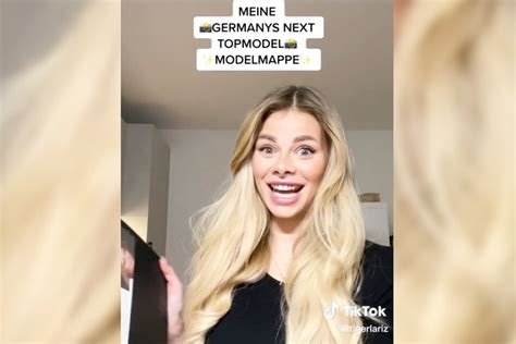 Model Larissa Neumann Kramt Mappe Mit GNTM Nacktfotos Hervor Und Sagt