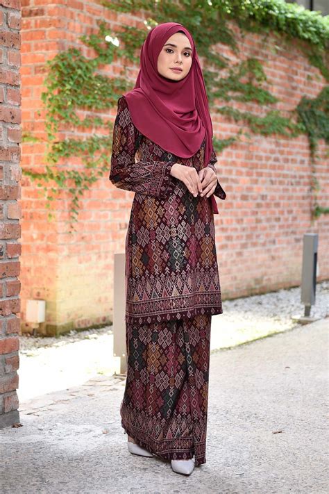 Model Model Baju Bridesmaid Hijab Irdz Baju Kurung Songket Luella Deep Maroon Ragam Muslim